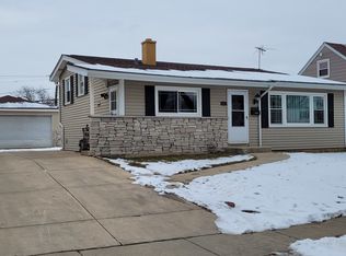 664 Saint Marys Pkwy, Buffalo Grove, IL 60089