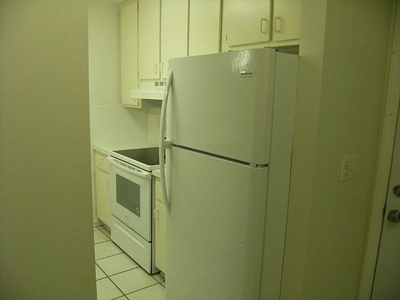 4th image of 900 Avenue Z SE APT C7