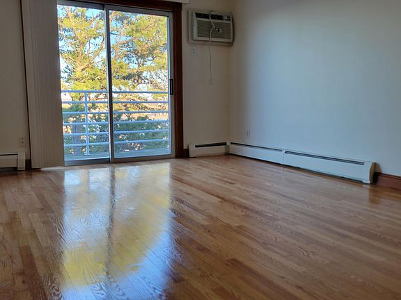 4th image of 621 Heights At Cape Ann