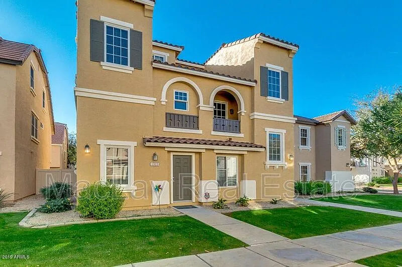 2 bed, 2.0 bath, 1198 sqft, $1,850 — Photo 1