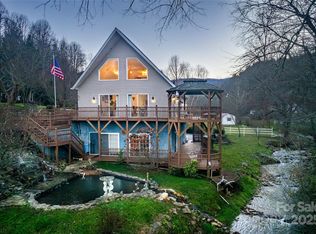 814 Barkers Creek Rd, Whittier, NC 28789