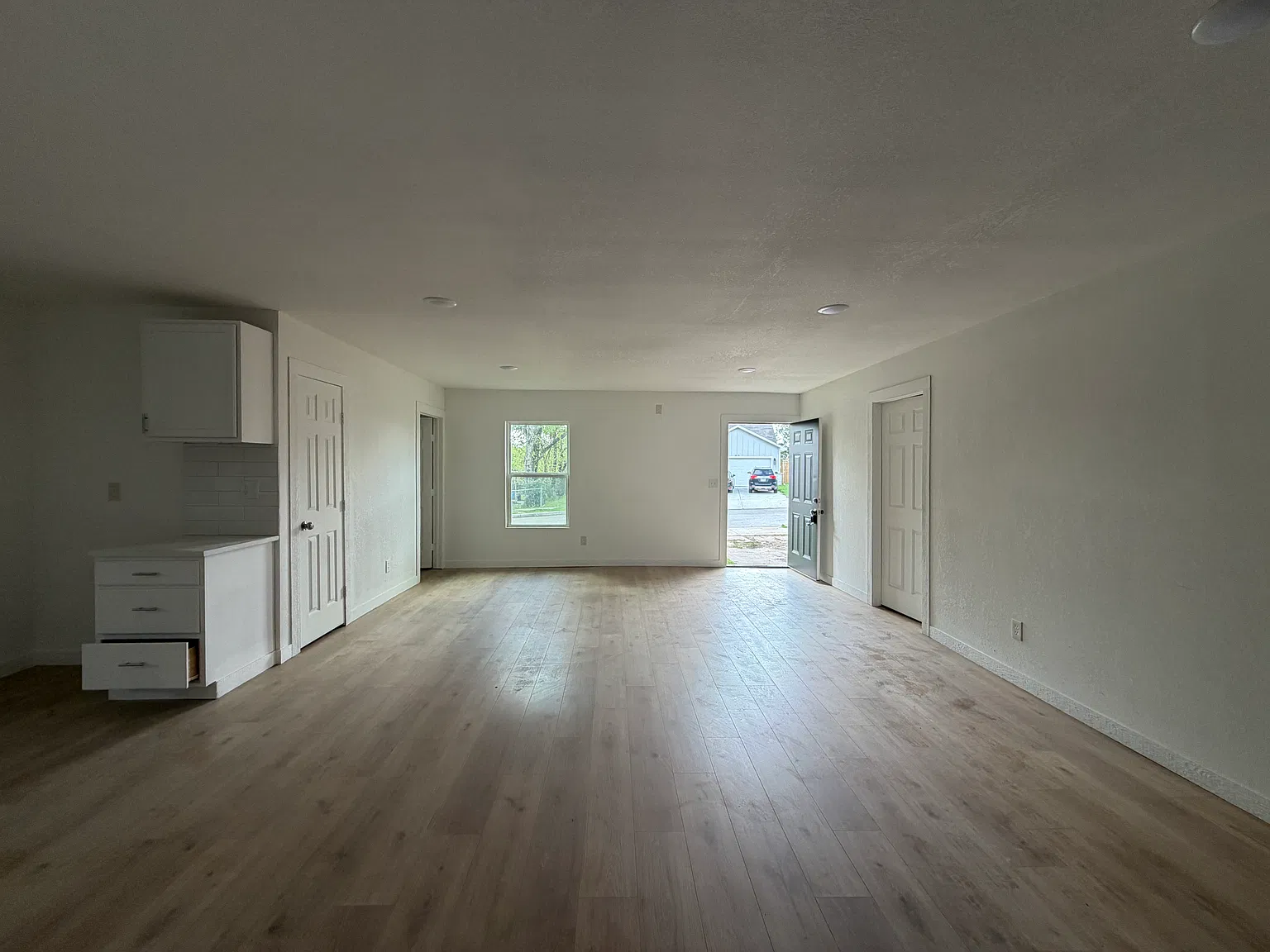 4 bed, 1875 sqft, $2,100 — Photo 4
