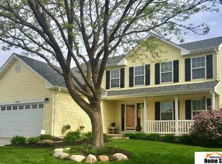 15812 U St, Omaha, NE 68135