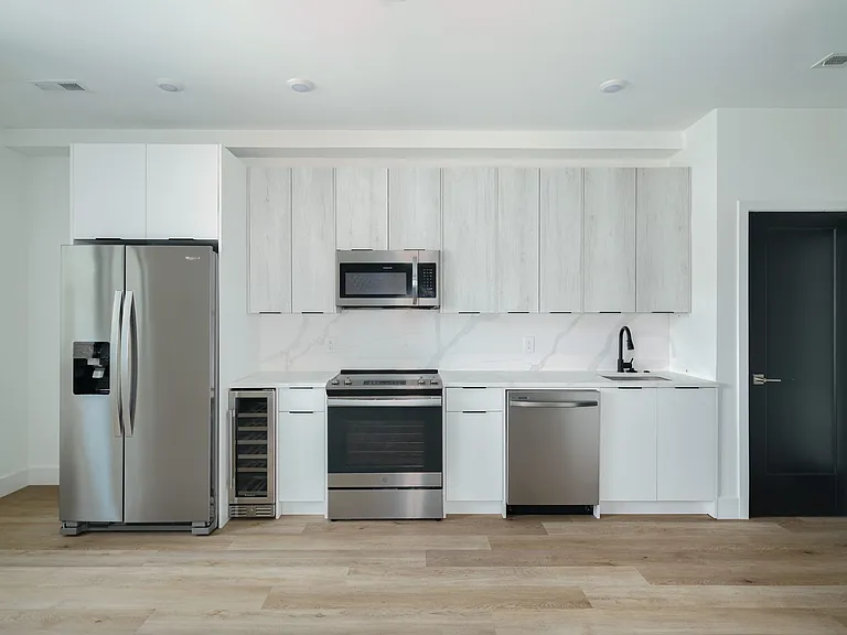 930 N 2nd St #3 — Photo 11