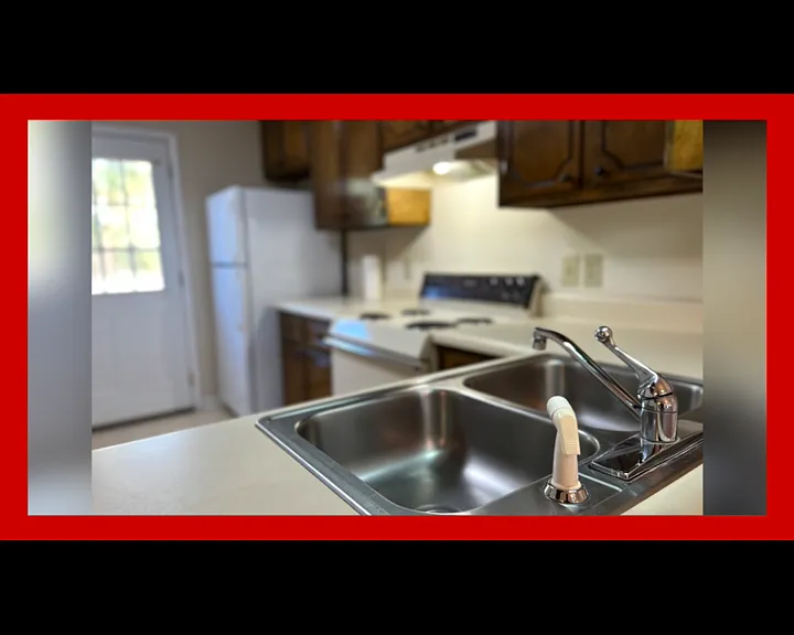 212 Hudson Dr NE #A — Photo 3
