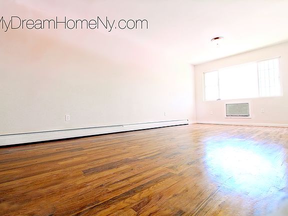 2nd image of 1348 Eggert Place
