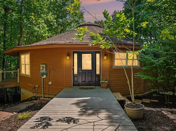 241 Spring Shore Rd, Statesville, NC 28677