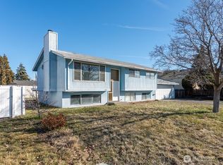 213 Broadmoor St NW, East Wenatchee, WA