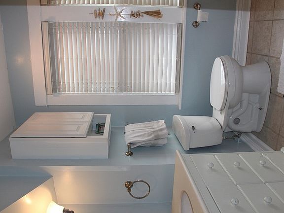 2nd image of 1131 Boland Pl