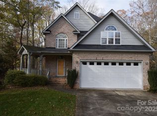 809 Pine Forest Rd, Charlotte, NC 28214