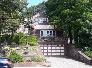 8539 Avon St, Jamaica, NY 11432