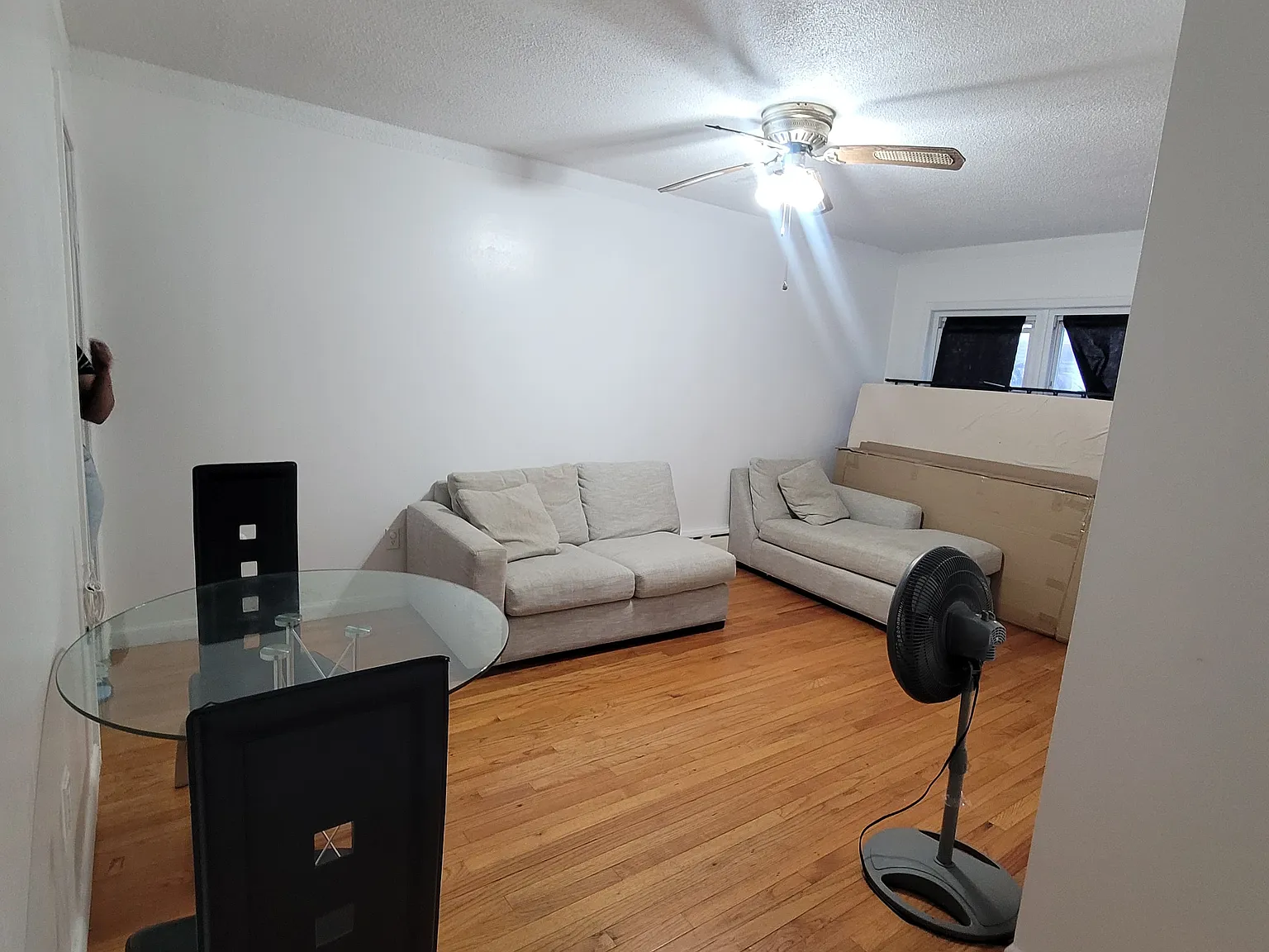 2 bed, 900 sqft, $2,300 — Photo 4