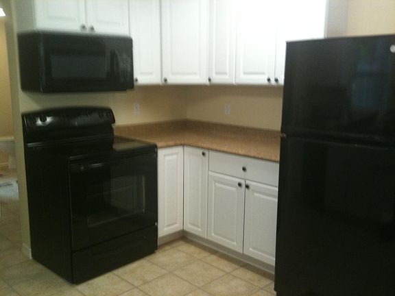 2nd image of 1473 Los Robles Ave