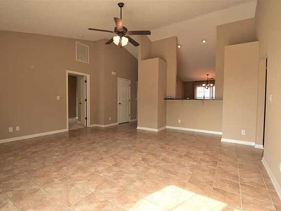 5th image of 10781 Tecumseh Dr