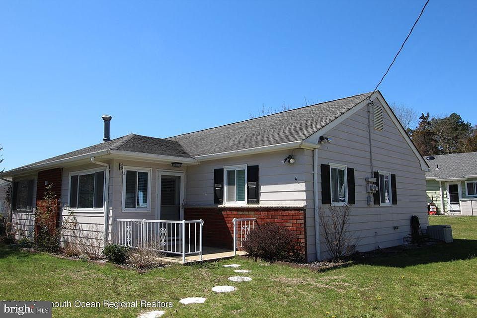 1st image of 28A Pheasant St