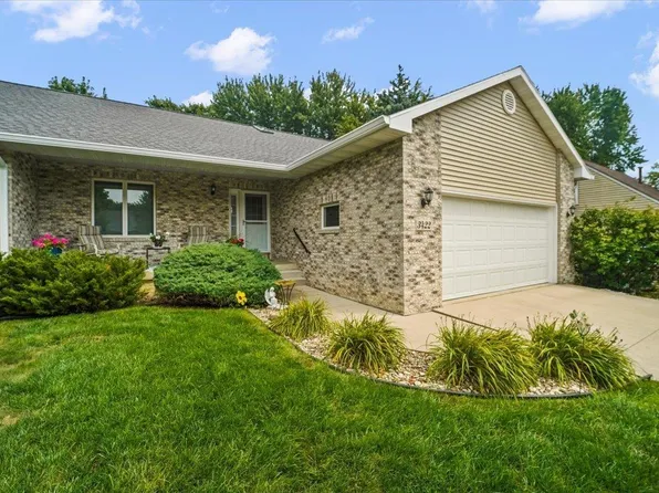 3422 Clearview Dr, Cedar Falls, IA 50613