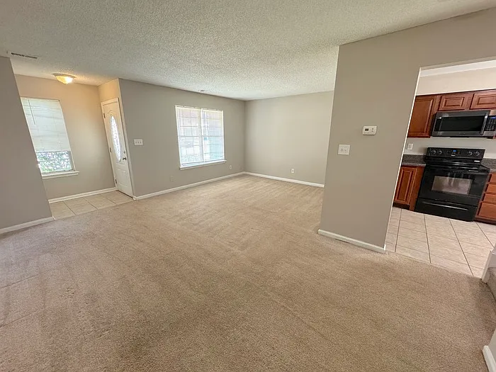 5404 Grand Lake Cres — Photo 4