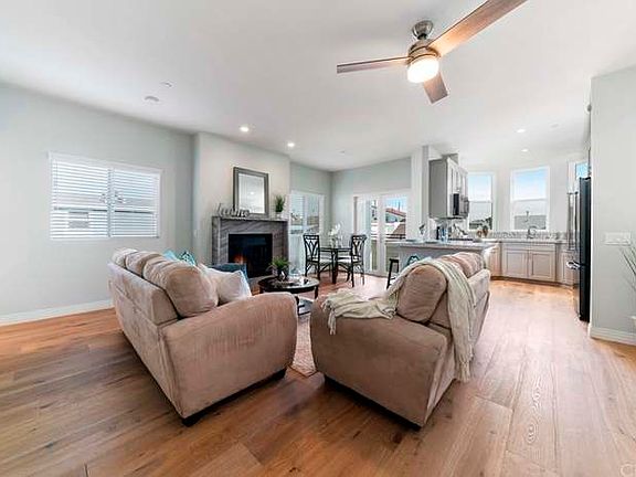 3rd image of 309 34th St #B