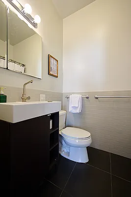 Rented by Perry Associates NYC Inc | media 8