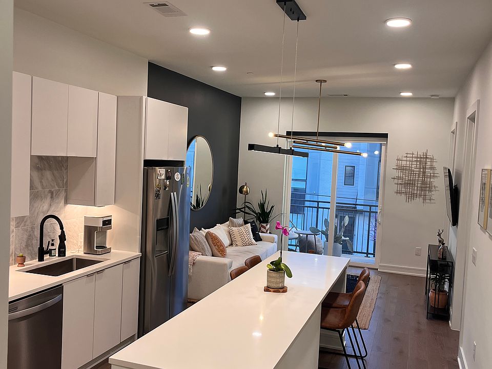 1st image of 1125 10th Ave N #213