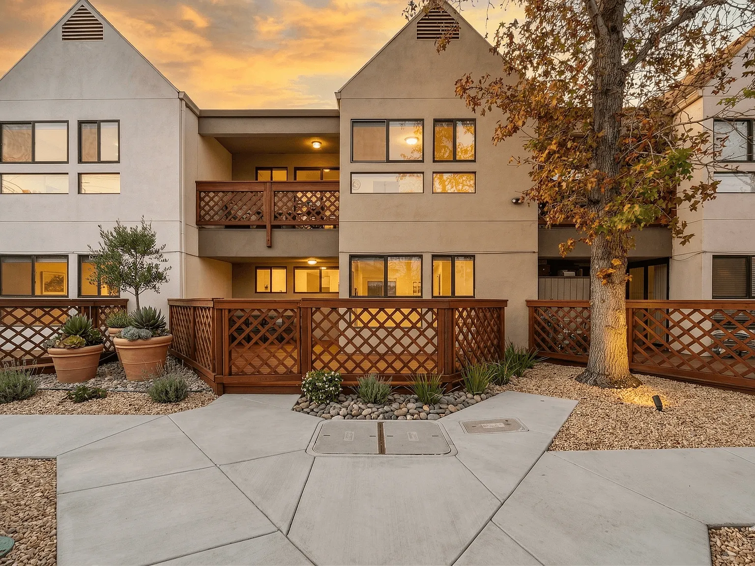 Fruitvale Haus — Photo 2