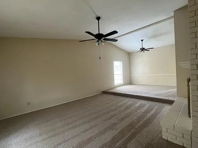 3 bed, 1717 sqft, $2,250 — Photo 2