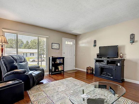 2nd image of 615 Palace Ln