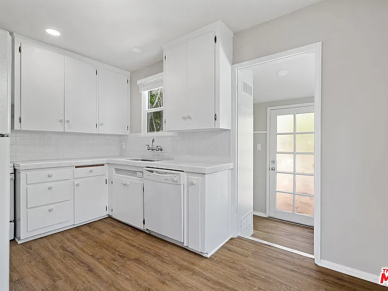 815 Crestmoore Pl — Photo 7