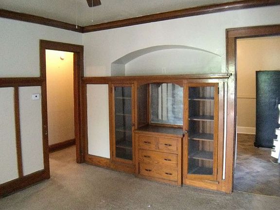 5th image of 250 E Keefe Ave