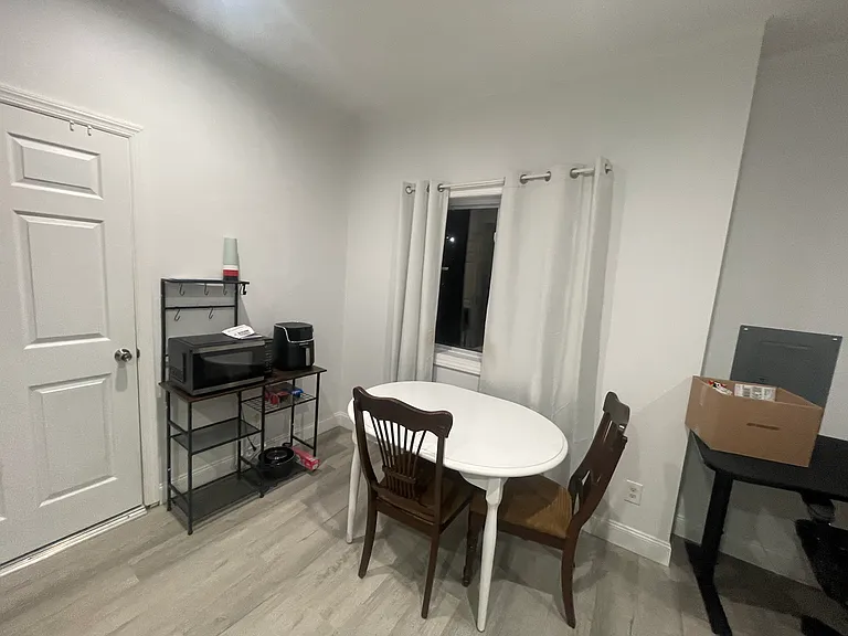360 Glen Ave — Photo 6