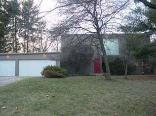 4071 Thornoaks Dr, Ann Arbor, MI 48104