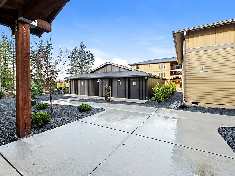 Latitude 46 Apartments — Photo 7