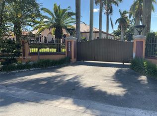 12500 SW 43rd St #2R, Miami, FL 33175