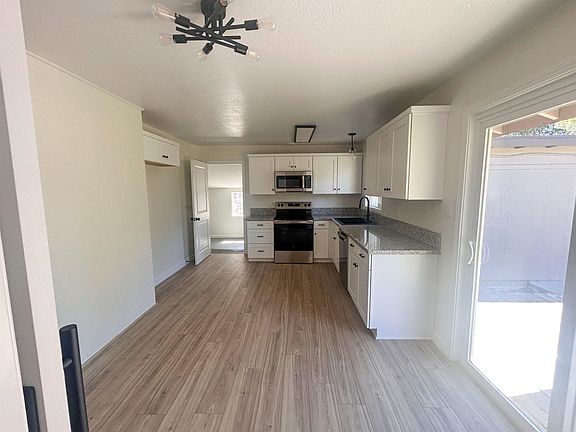 5th image of 560 2nd St