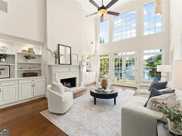 4200 Brookside Ln, Roswell, GA 30076