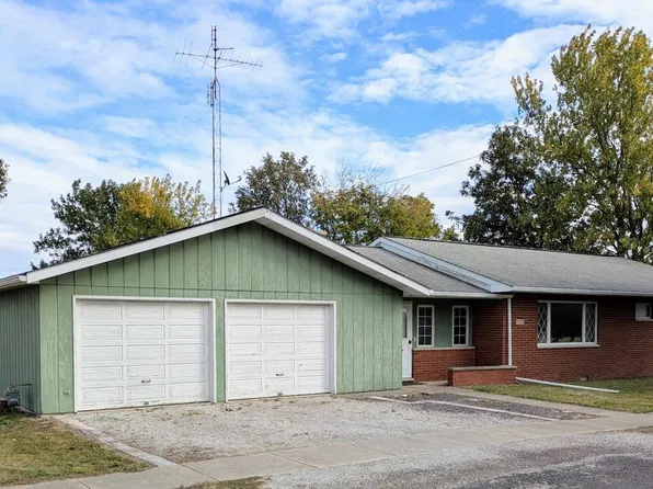 528 S Emmett St, Virden, IL 62690