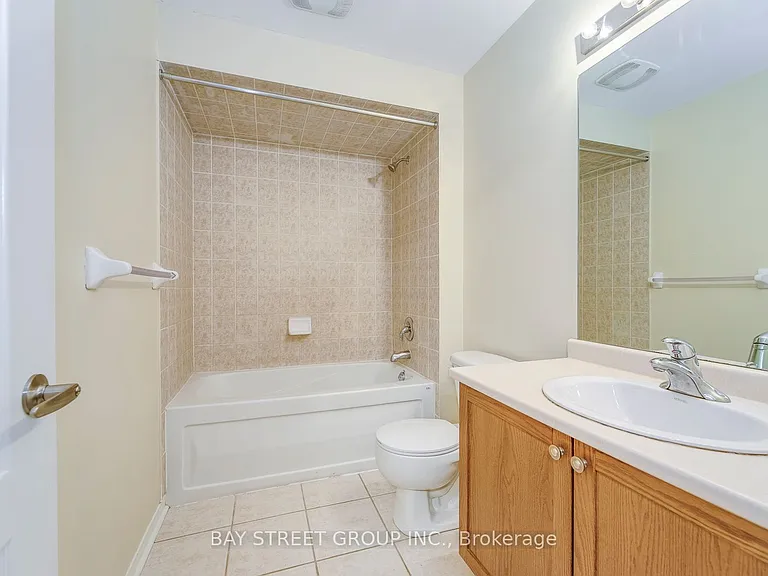 2413 Whistling Springs Cres — Photo 31