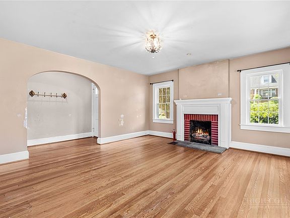 5th image of 306 Wilton Avenue