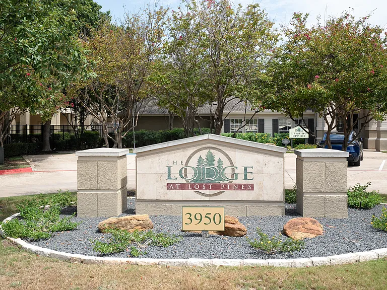 The Lodge at Lost Pines Apartments — Photo 20