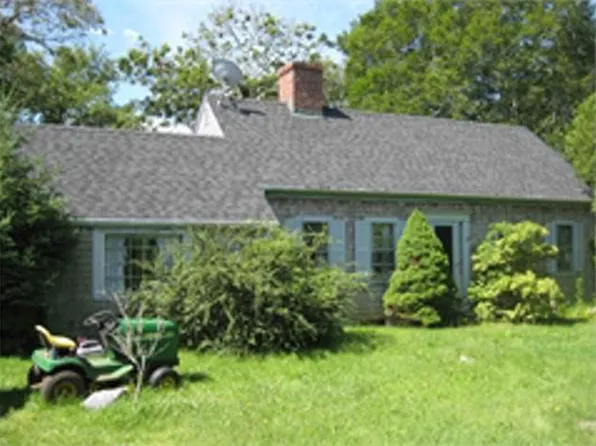 7 Cottle Ln, West Tisbury, MA 02575