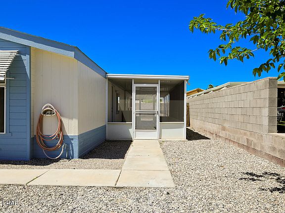 4th image of 304 N Moonlight Dr