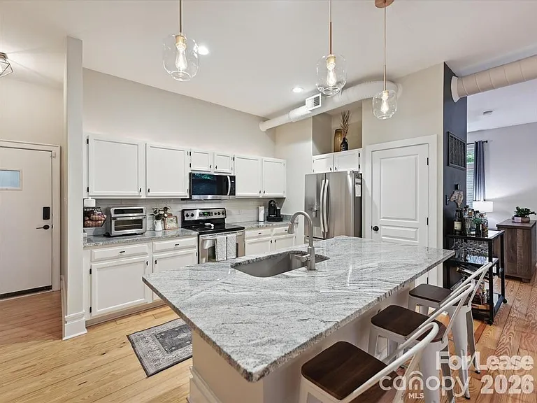 404 N Laurel Ave #11 — Photo 15