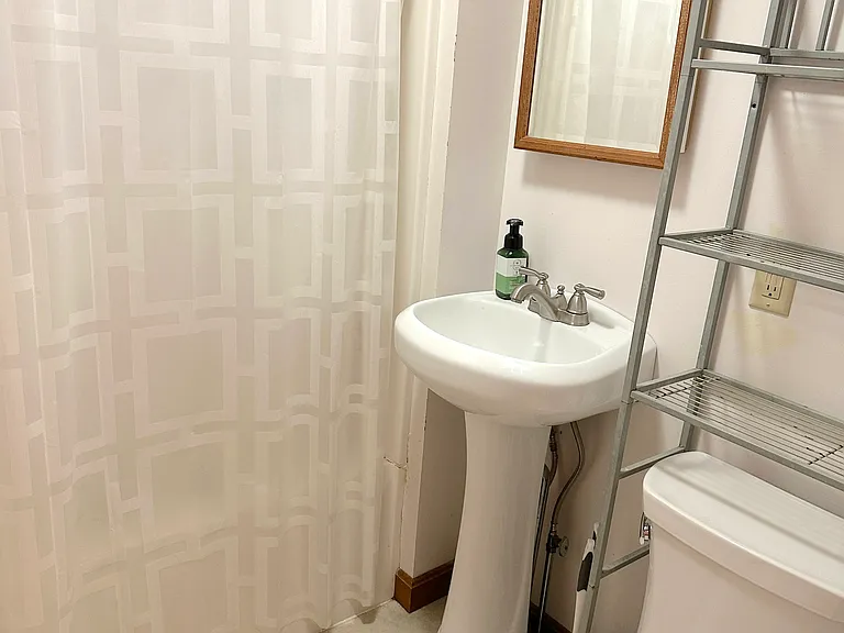 22 Kossuth St #101 — Photo 12