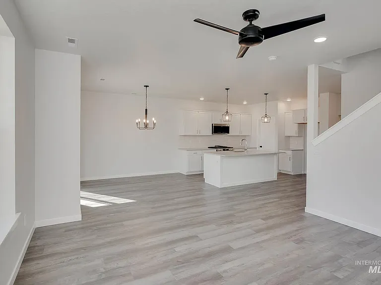 6940 S Chinook Ave — Photo 9