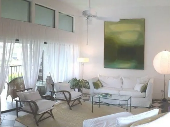 577 Beachwalk Cir APT 203, Naples, FL 34108