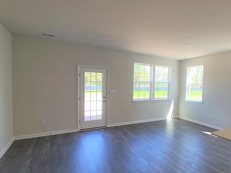 874 Peaceful Ln — Photo 8