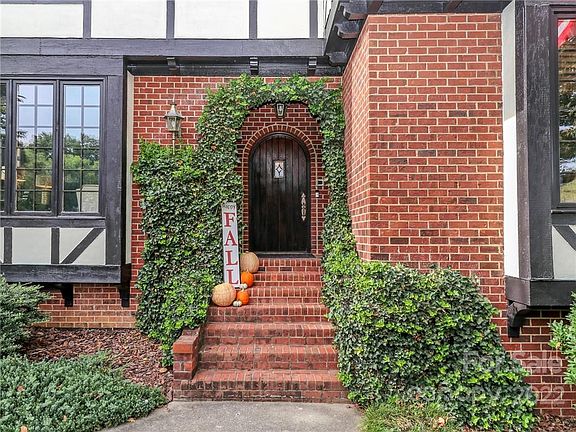 4th image of 5501 Sunstar Ct
