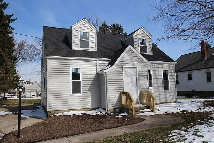 2929 Court Ave photo 1