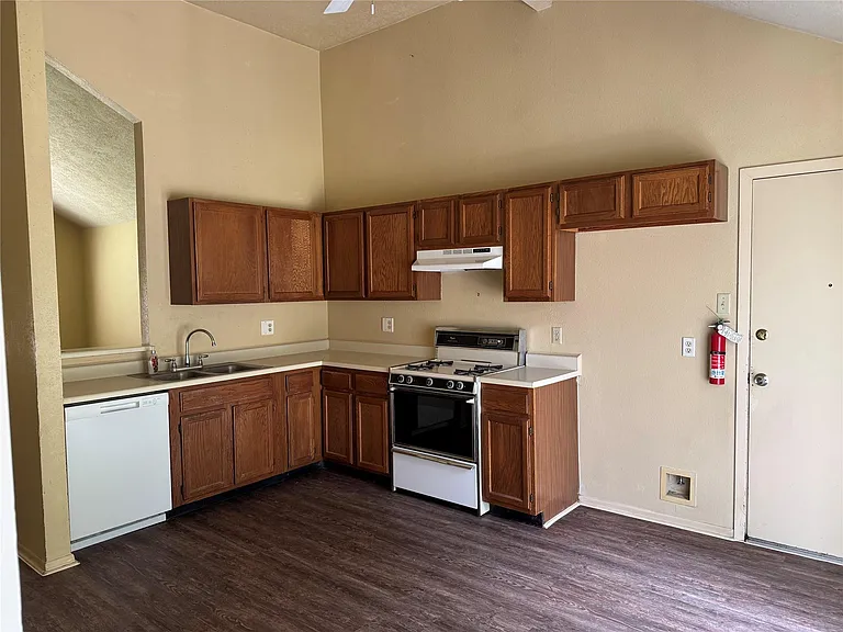10014 Sand Pass Ln — Photo 7