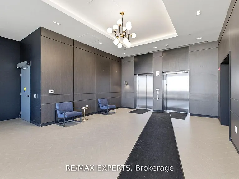 430 Essa Rd #325 — Photo 24